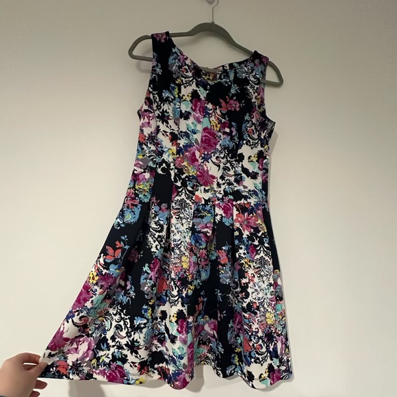 Floral Dress - Picture 2 of 3